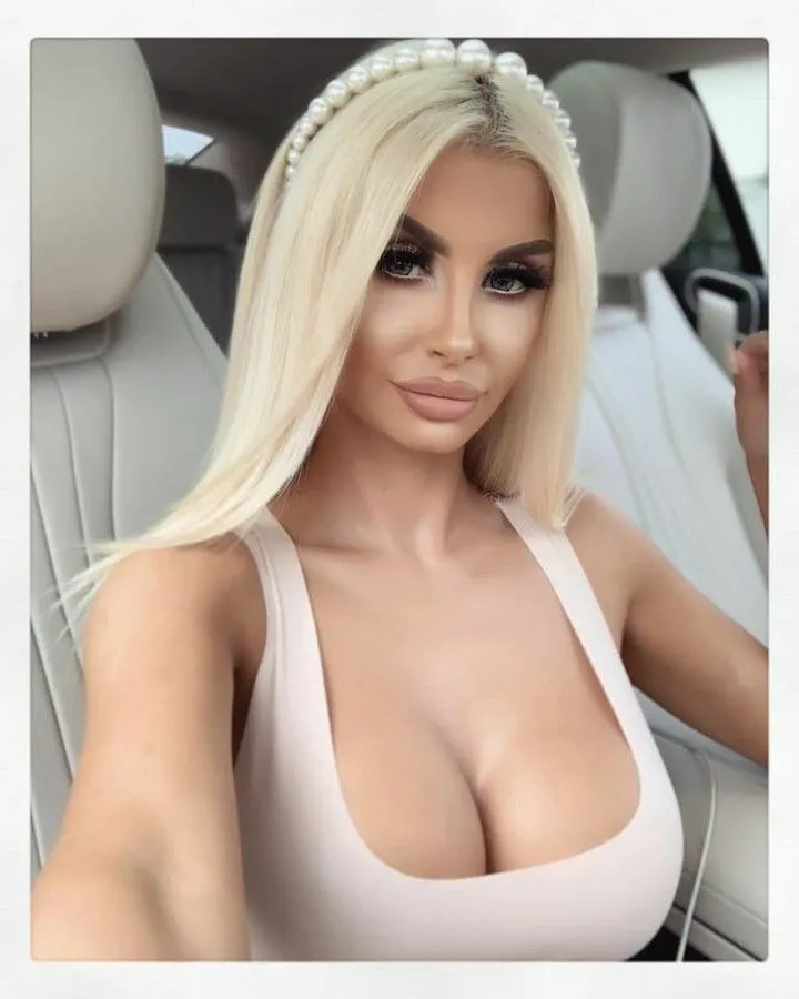 How to choose your model type (niche) on OnlyFans? 7 Bimbo model type